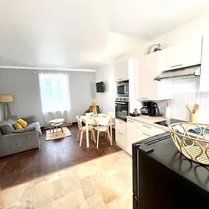  Apartment T2 Situe Au Coeur Du Centre Historique De France